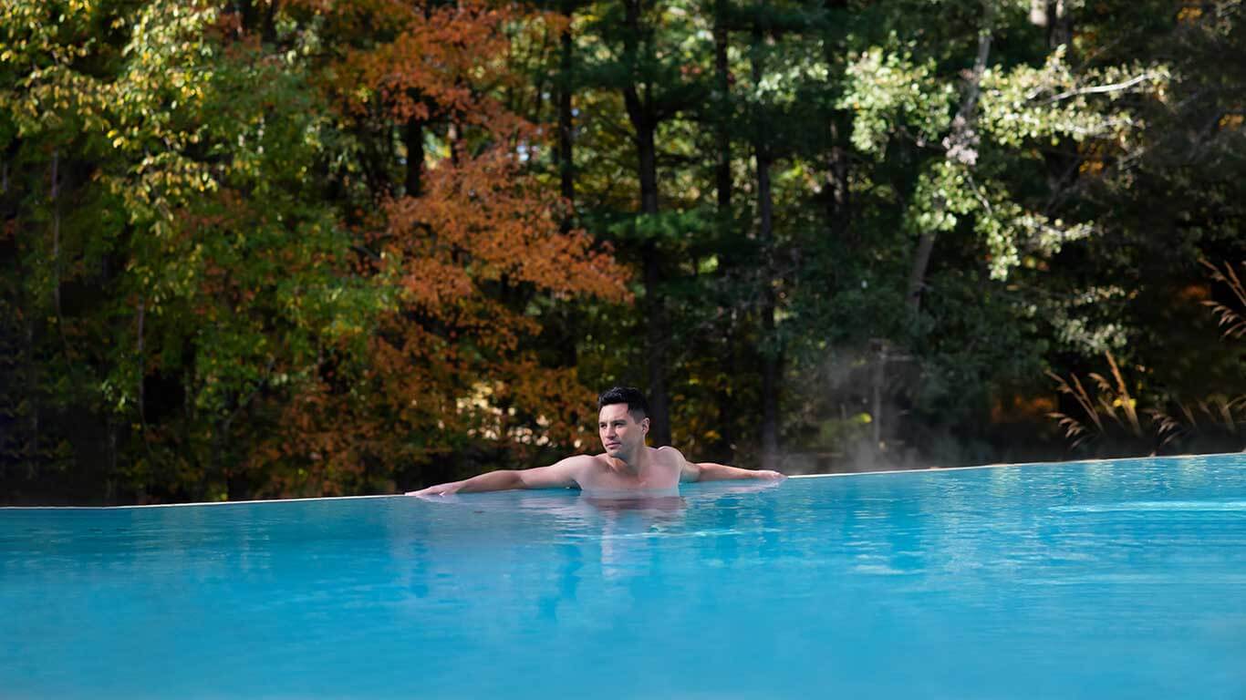 Infinity Pool edge - Fall - Male
